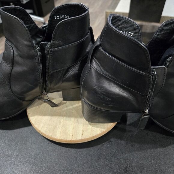 🐢 Aquatalia Fiamma Black Leather Bootie Chelsea Boot size 11 Made in Italy - Picture 15 of 16